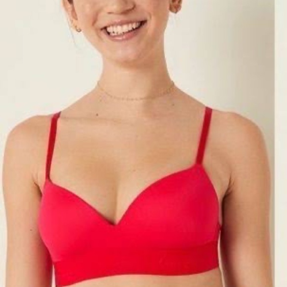 PINK Victoria’s Secret Wear Everywhere Bra